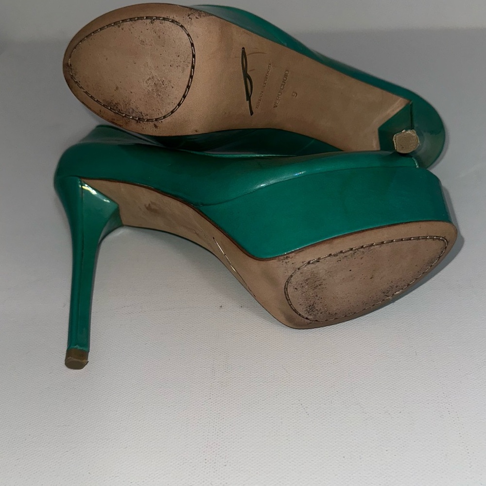 Iconic Y2K Turquoise teal Aqua Green Shiny Paten leather B Brian Atwood Pumps - Picture 6 of 8